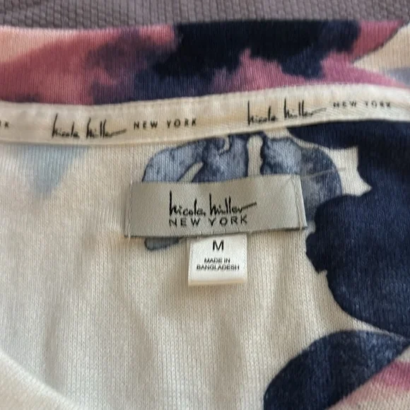 Nicole Miller Floral Loungewear Top - size M - Picture 2 of 4